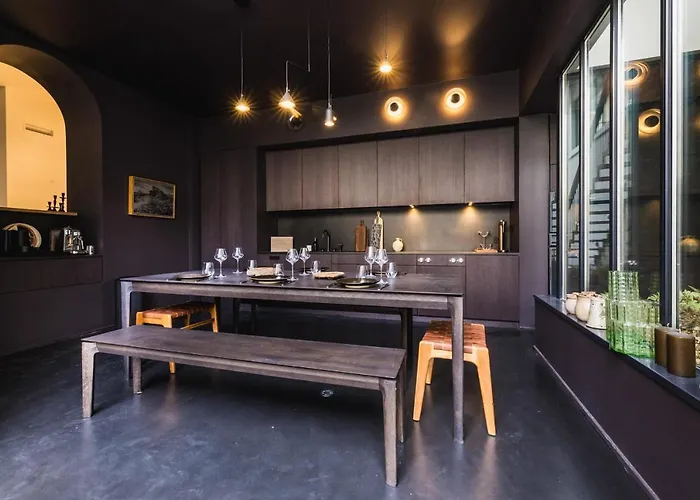 Aia Keyweek Quiet Town House