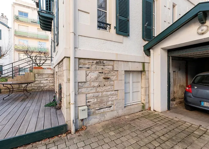 Superbe Maison Familiale Avec Jardin Au Coeur De Biarritz